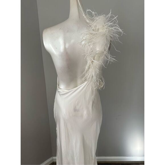 NWT MadeByIla One Shoulder Feather Trim Open Back Silk Emma Gown White $1200 - Picture 9 of 15